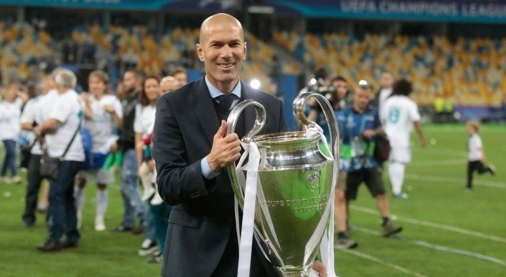 Zidane wybrałby Manchester United zamiast Bayernu. Lista kandydatów na trenera w monachijskim klubie.