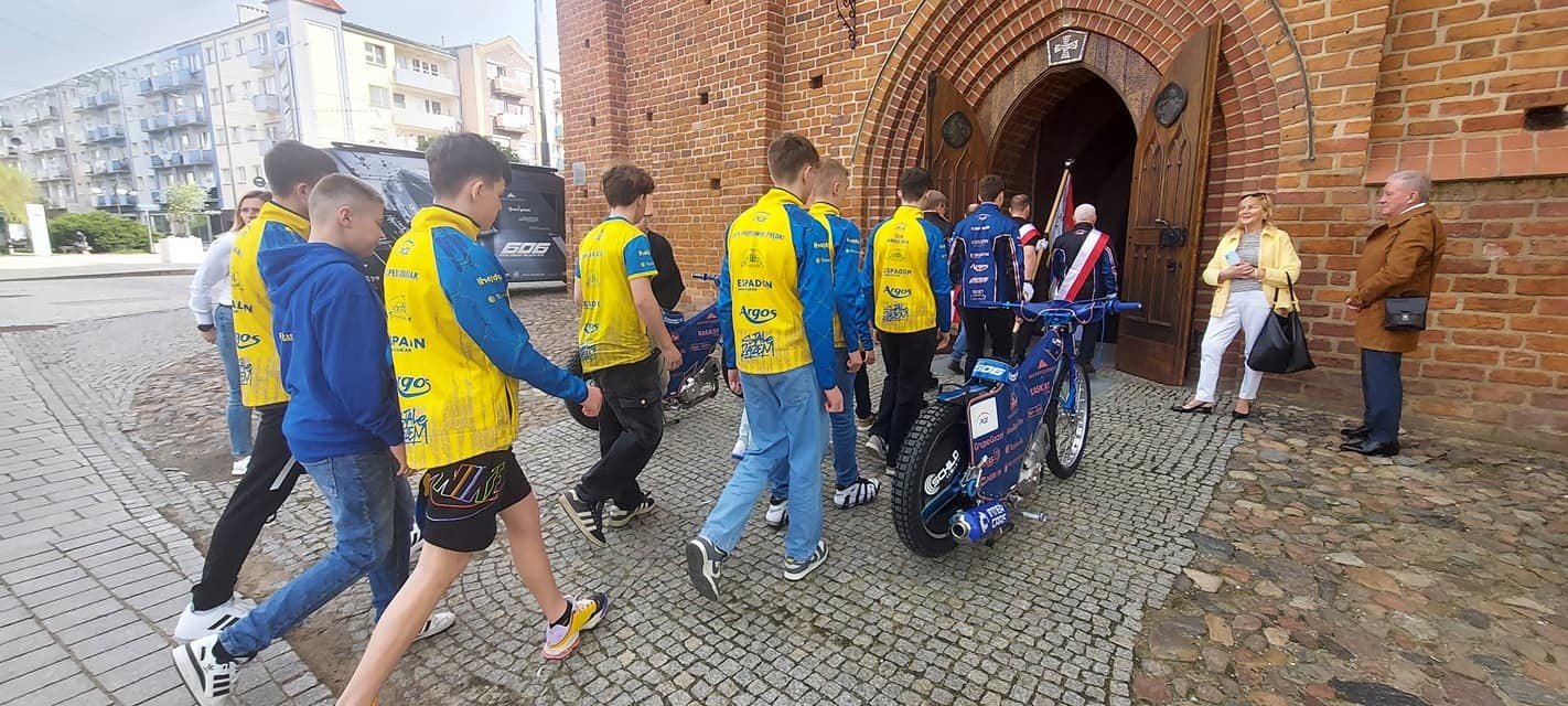 Stal Gorzów rozpoczyna sezon żużlowy z głównym meczem w katedrze.