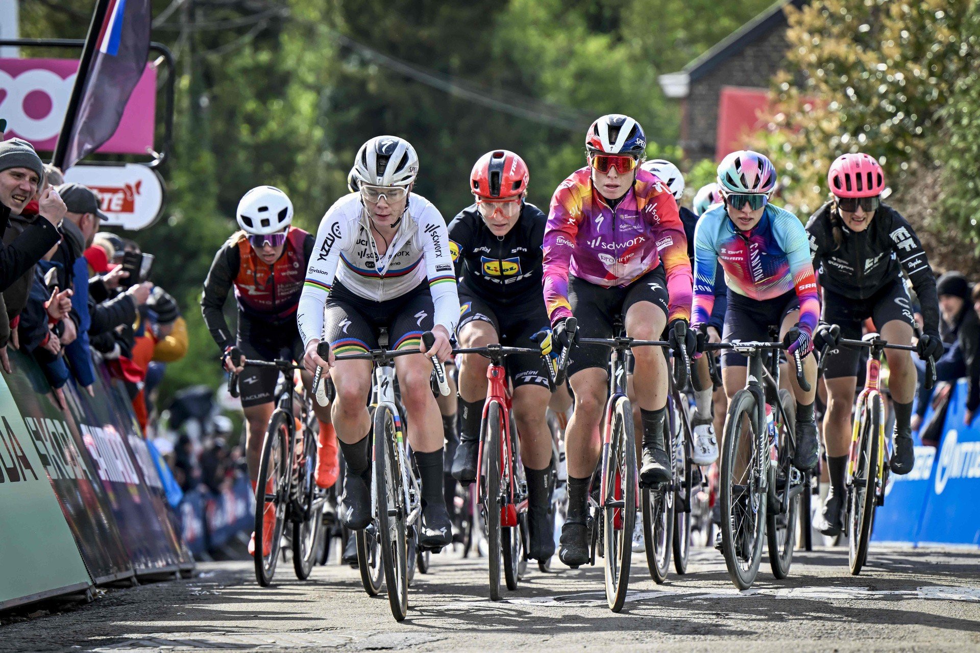 Triumf Kristen Faulkner na czwartym etapie La Vuelta Femenina 2024. Niewiadoma powtórzyła wynik z wczoraj.
