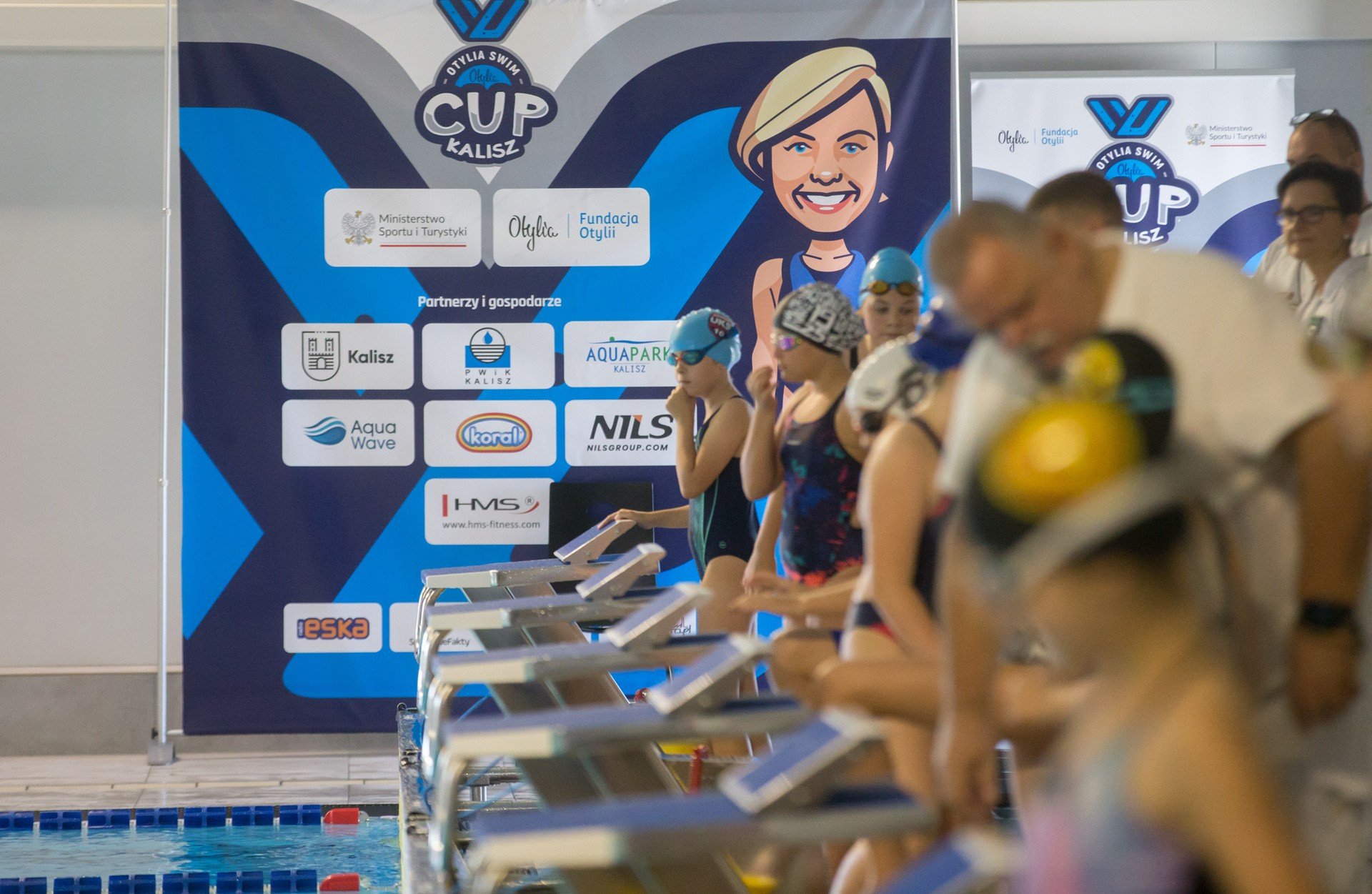 Otylia Jędrzejczak organizuje zawody Otylia Swim Cup w Kaliszu dla pięciuset młodych pływaków.